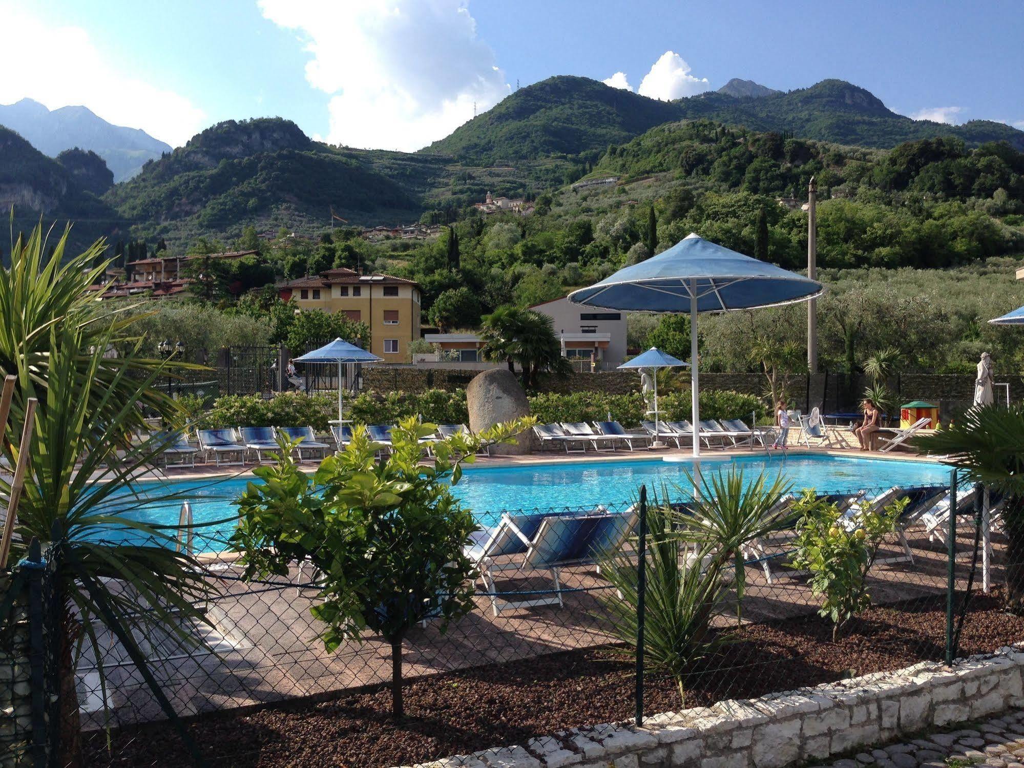 Residence Segattini Riva del Garda Exterior foto